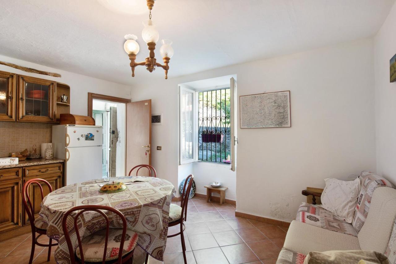 Orizzonte Calmo Apartment Borghetto Di Borbera Bagian luar foto